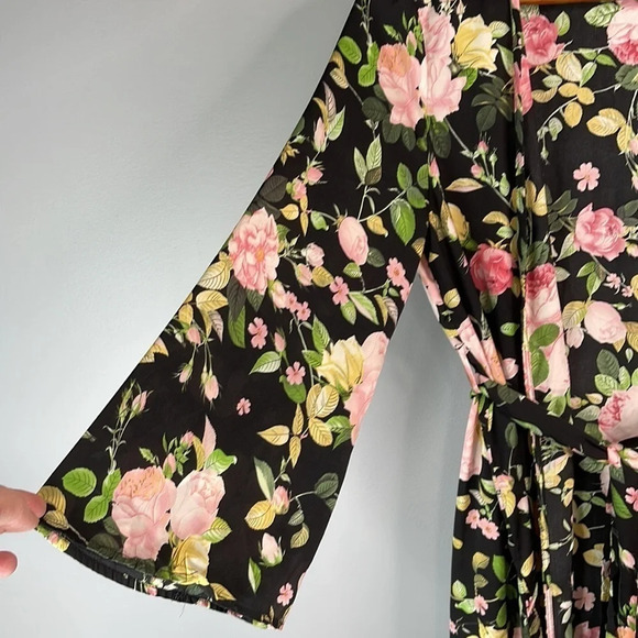 BLEUH CIEL Floral Kimono Style Open Tied Robe Satin Side Slits Size S - Picture 5 of 12
